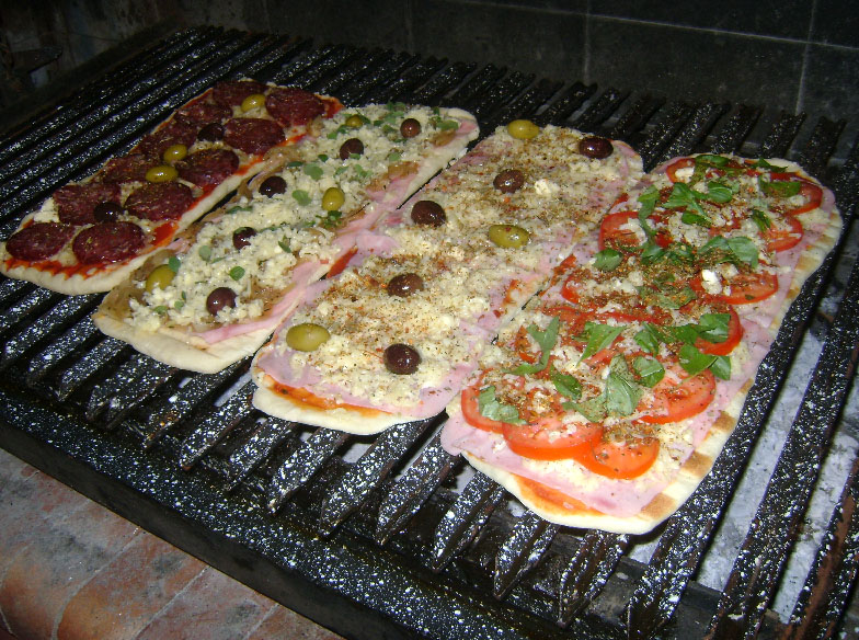 estaño tsunami Lágrimas Recomendaciones para hacer la mejor pizza a la parrilla – ASADACHO.  Fanaticos Oficiales del Asado
